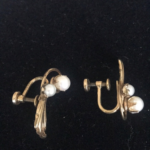 Vintage Amco 14KGF Screw Back Pearl Earrings - Picture 2 of 9